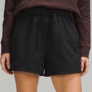 Lululemon Cinchable Waist HR Woven Shorts 3.5 inseam